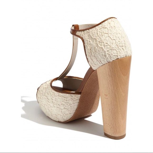 Hinge Asher T Strap Sandal - Picture 2 of 8